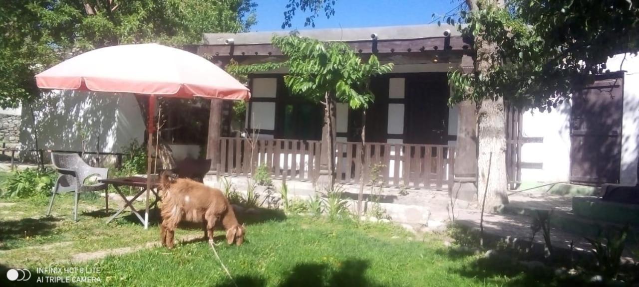Resort Little Tibet Skardu Buitenkant foto
